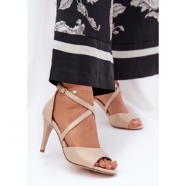 Sergio Leone Sandálias da moda em um alfinete de ouro dourado 2