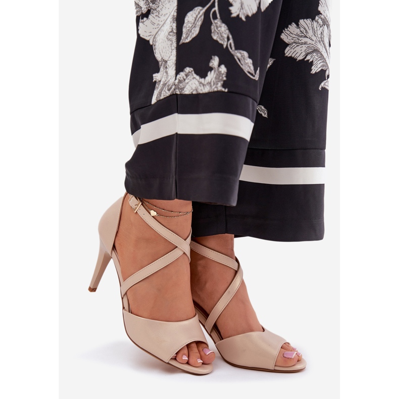 Sergio Leone Sandálias da moda em um alfinete de ouro dourado 1