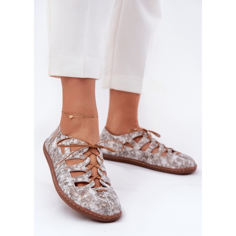 Ballerinas de couro com Maciejka recortado 06835-25/00-1 Gold dourado 2