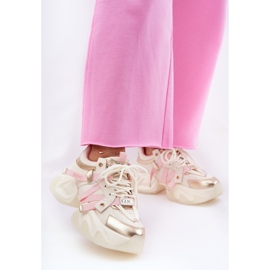 Tênis de couro feminino em uma enorme sola Goe RR2N4031 Beige bege 2