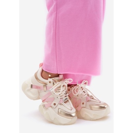 Tênis de couro feminino em uma enorme sola Goe RR2N4031 Beige bege 1