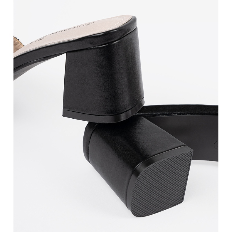 Goodin Tweed Black and White Slippers no post branco 1