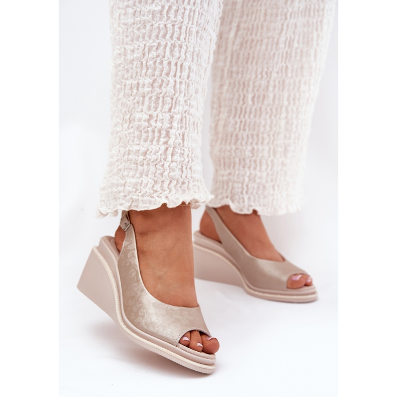 S.Barski Sandálias de couro feminino na cunha S. Barski LR51-539 PLN dourado 2