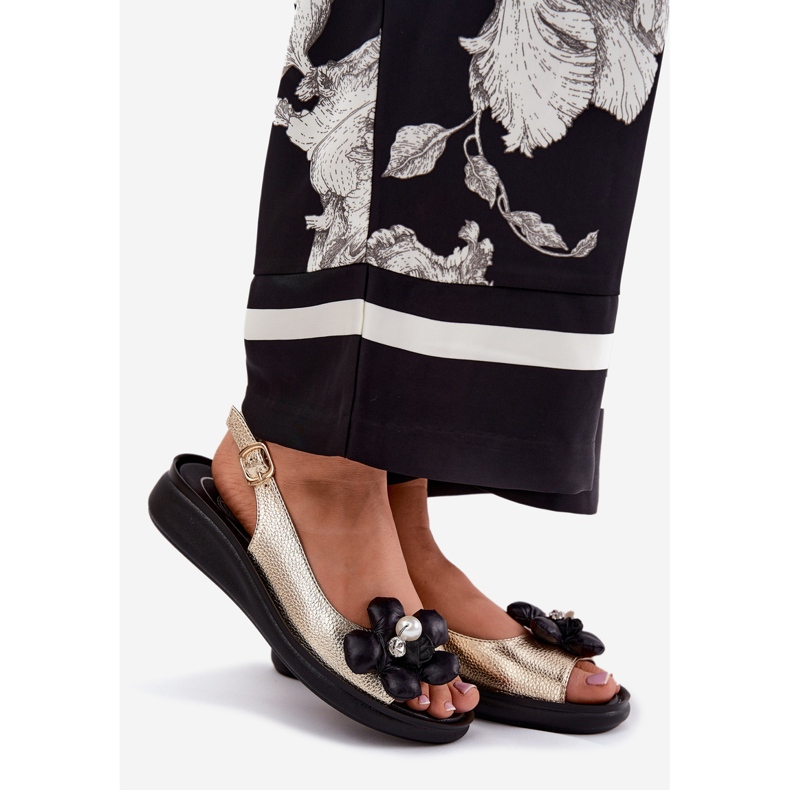 Jezzi Sandálias femininas com uma flor dourada decorativa dourado 1