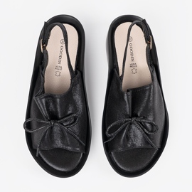 Goodin Sandálias de cunha preta com uma inserção de couro preto 1