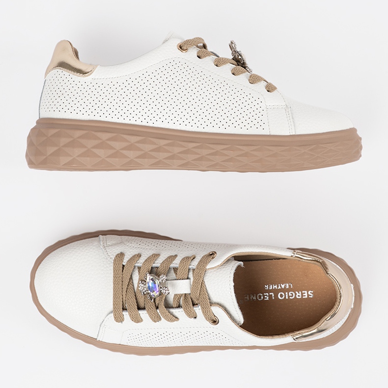 Tênis brancos e bege com alfinetes de couro Sergio Leone 2