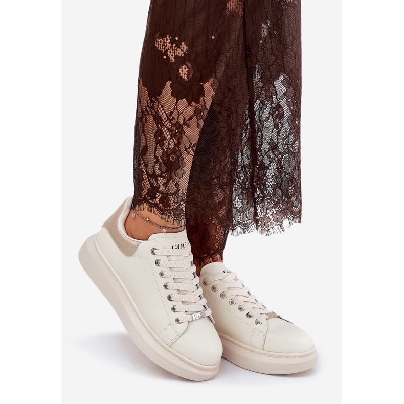 Tênis de couro feminino na plataforma Goe RR2N4004 bege 1