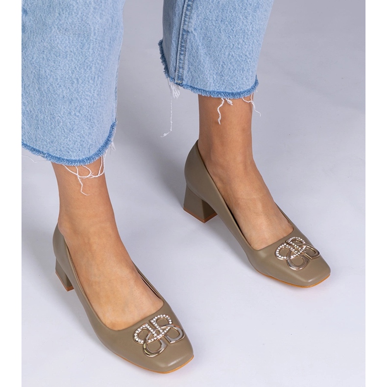 Bombas verdes com saltos baixos com zircões 1