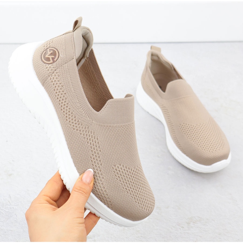 Sapatos esportivos femininos escorregaram bege Vinceza 17367 1