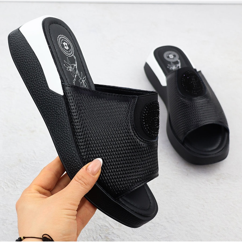 Flipers de couro feminino confortável Black Jezzi 8479 preto 1