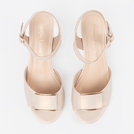 Sergio Leone Sandálias no pilar das mulheres com um salto de pedreiro de luz aberta bege 2