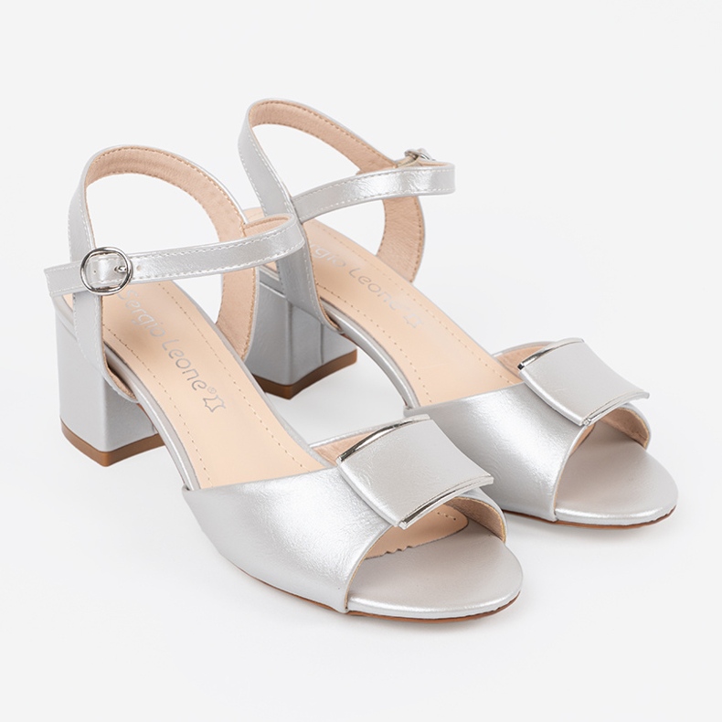 Sergio Leone Sandálias no pilar das mulheres com um salto de prata aberto 1