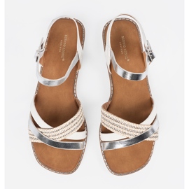 Sandálias femininas brancas em uma sola plana Sergio Leone branco 2