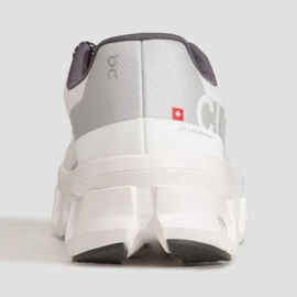 On Running Executando o CloudMonster 6198285 tênis de corrida branco 1