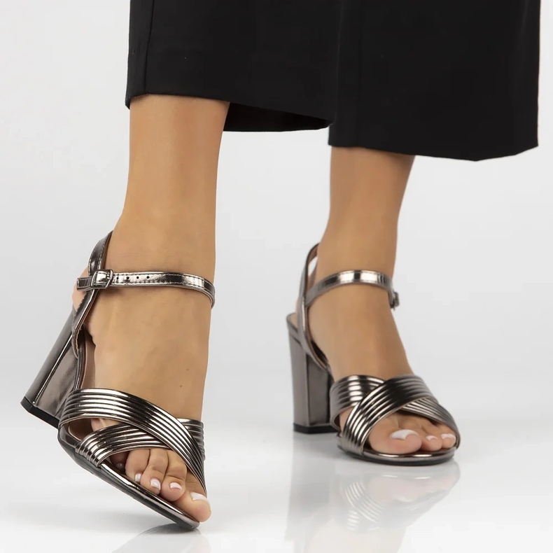 Filippo Sandálias de couro feminino no post de aço de grafite ds6901/25 GN preto 2