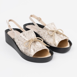 Goodin Sandálias de cunha bege leves com uma inserção de couro 1