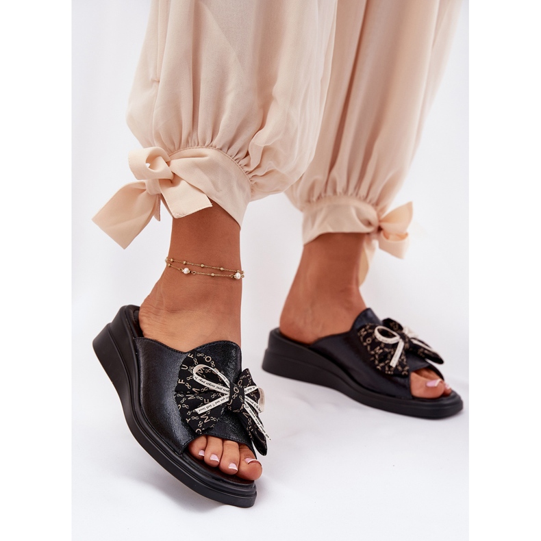 Jezzi Cunhas femininas em cunha com um arco preto 2