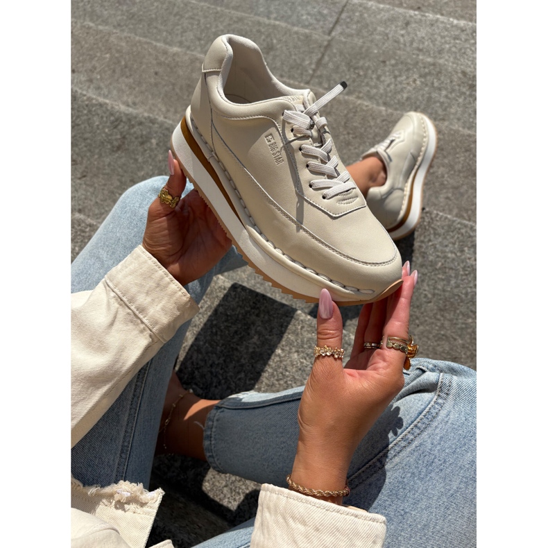 Big Star Tênis de couro feminino na grande estrela RR274A334 Plataforma bege 2