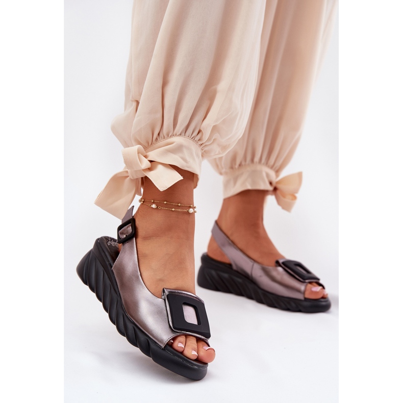 Sandálias de couro feminino com uma cunha com decoração artiker 56c2158 grafite prata 2