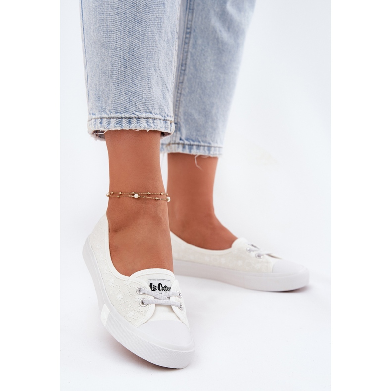 Tênis tênis tênis femininos com bordado Lee Cooper LCW-25-31-3447L branco 2