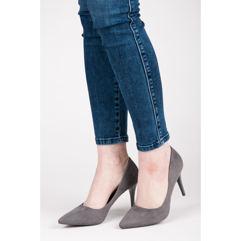 Seastar Bombas em um pino cinza 1