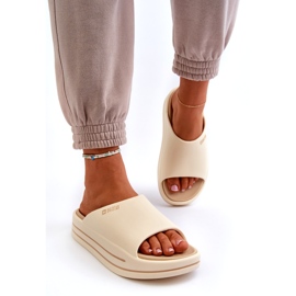 Chinelos femininos na plataforma Big Star NN274A034 bege 1