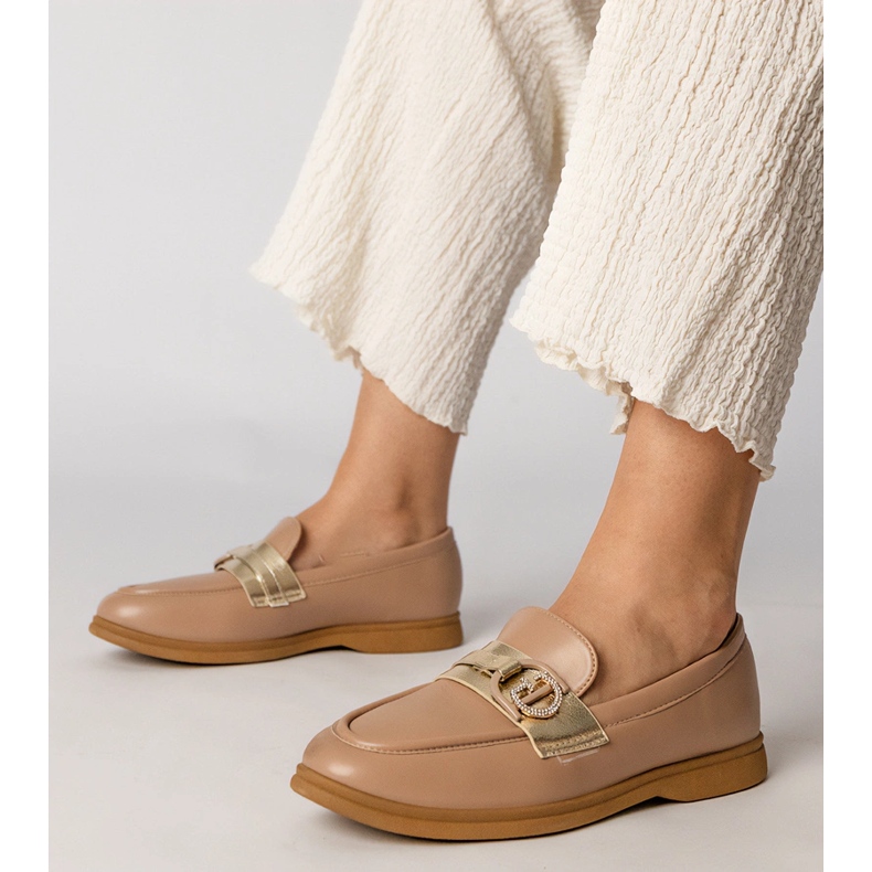 Suprimentos eco -relatos cremosos com zircões 1 Suprimentos eco -relatos cremosos com zircões 1