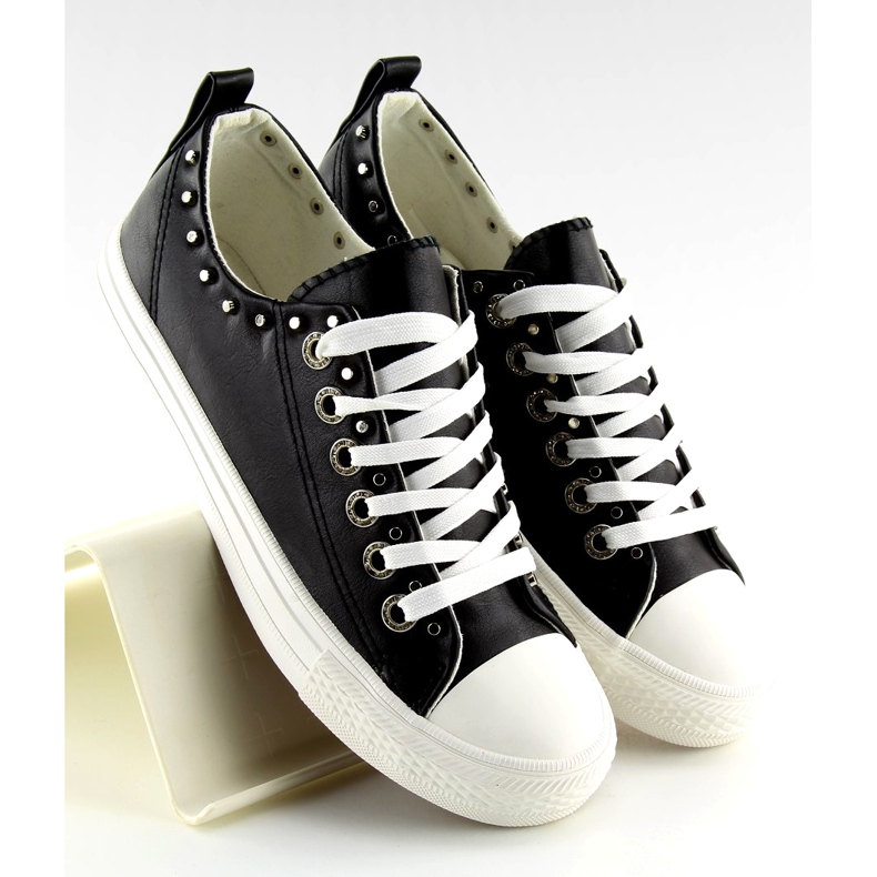 Preto SM-2738 Tênis feminino preto com tachas 1 Preto SM-2738 Tênis feminino preto com tachas 1