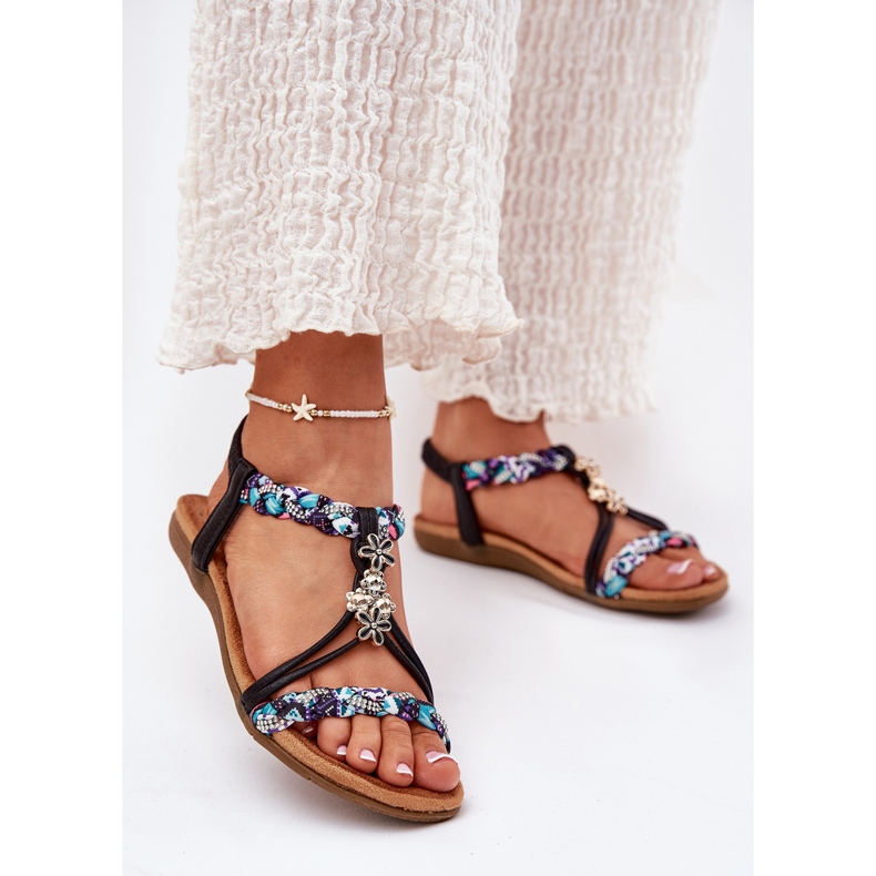 Sandálias femininas planas com listras trançadas e alfinetes Artiker 54C1331 Black preto 2