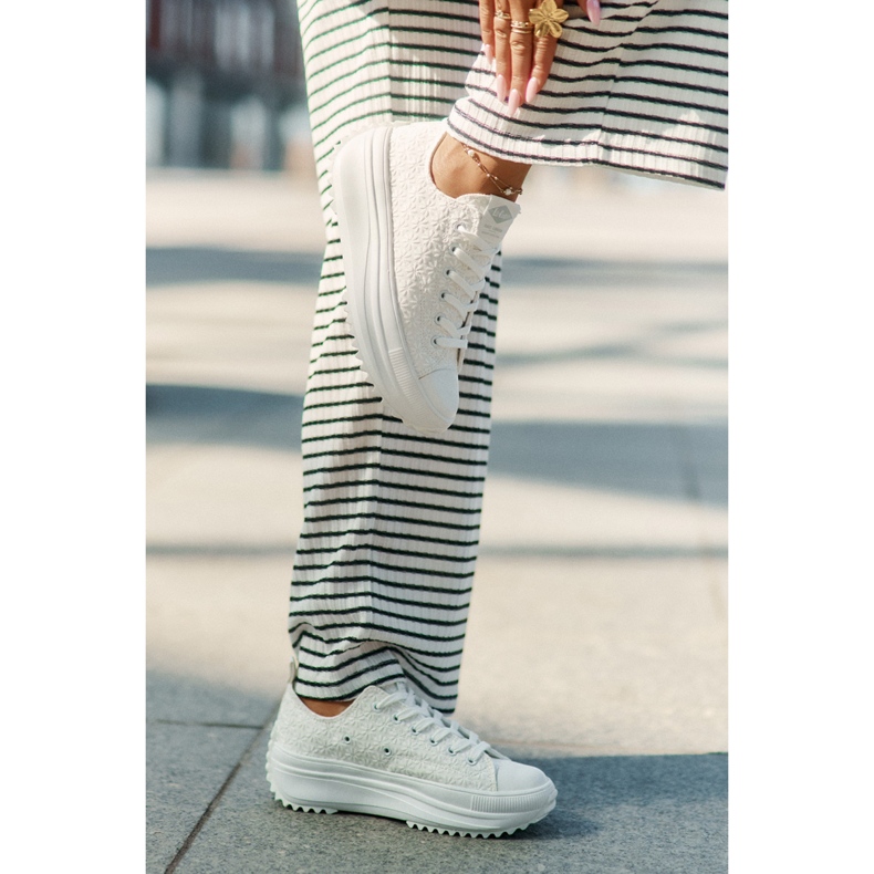 Tênis femininos com bordado na plataforma Lee Cooper LCW-25-31-3465L White branco 2