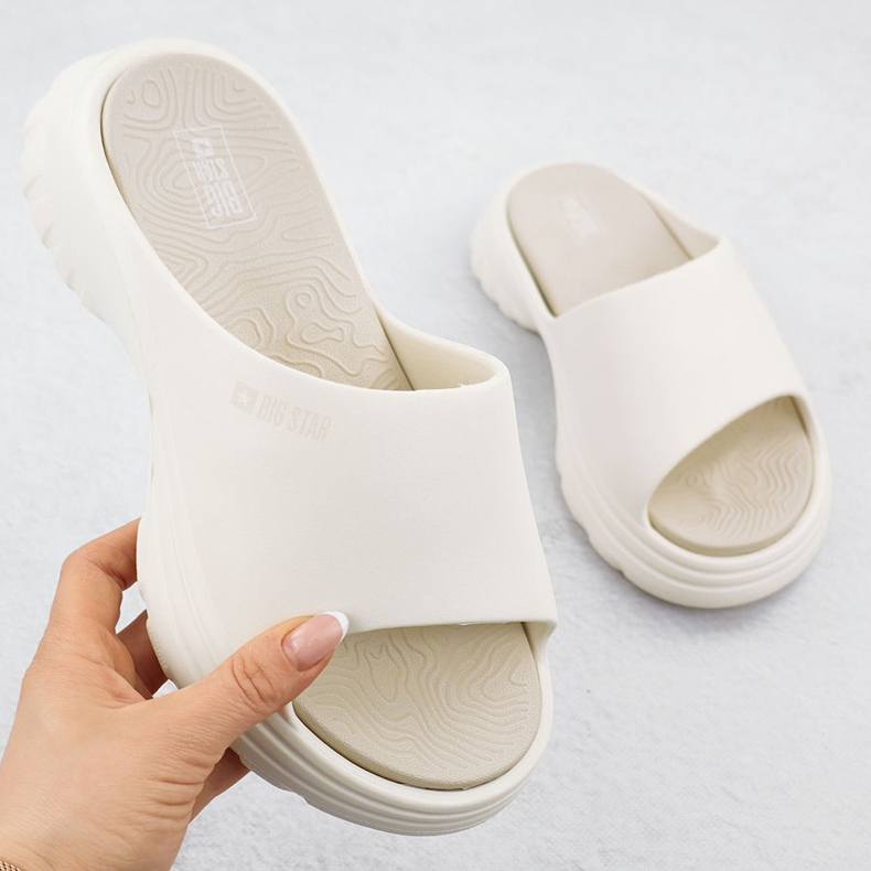 Big Star Chinelos esportivos femininos em uma grossa grã -bege grande estrela rr274a579 1