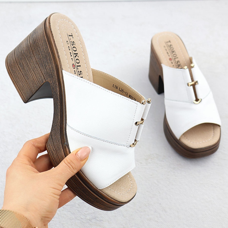 Flip de couro feminino no post branco T.SOKOLSKI L25-13 1