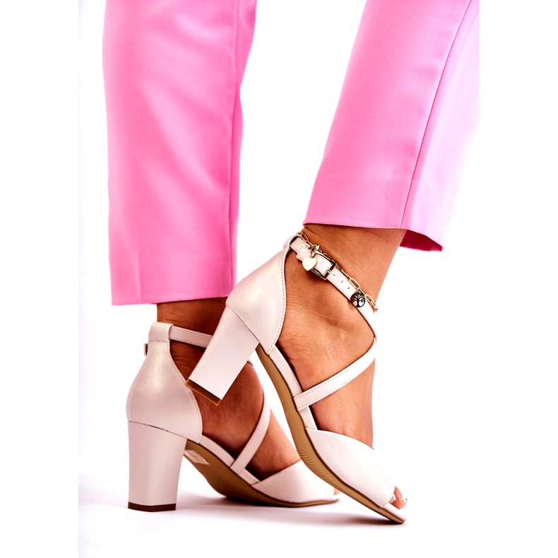 Sergio Leone Sandálias no post bege pérolas 4