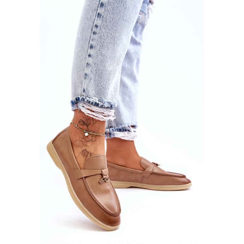 Mocassins femininos de couro bege 3