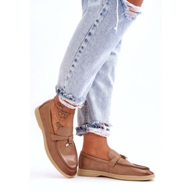 Mocassins femininos de couro bege 2