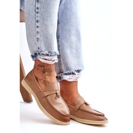 Mocassins femininos de couro bege 1