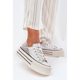 Tênis de couro feminino na plataforma de prata Goe RR2N4108 2