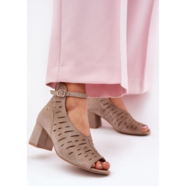 Botas de camurça feminina no Maciejka Post 06893-10 Dark Beige bege 2 Botas de camurça feminina no Maciejka Post 06893-10 Dark Beige bege 2