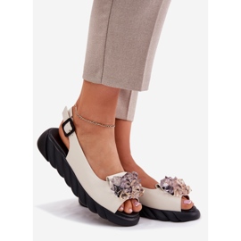 Sandálias de couro feminino com Artiker 54C1627 Cristais bege 1