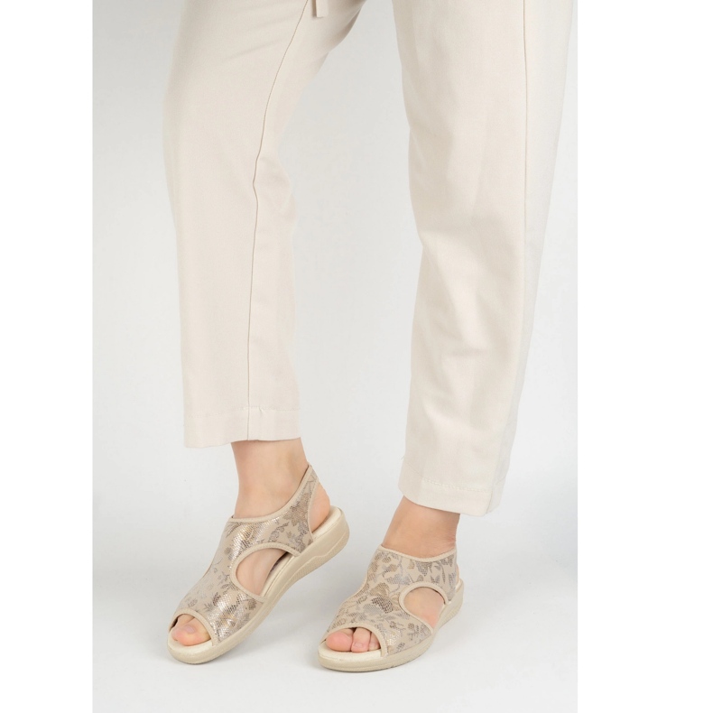 Vriston Sapatos femininos sandálias flexíveis COMFOOT EMMA BEIGE BRILHING sem 1