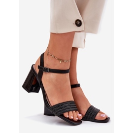 Sandálias femininas no poste com zircões e Vinceza 62228 Braid Black preto 1