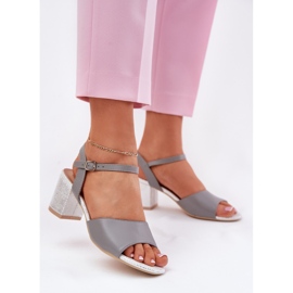 Sandálias femininas no post Vinceza 20275 cinza 2