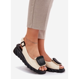 Sandálias femininas lacadas de couro com decoração antiga Artiker 56c1567 bege 1