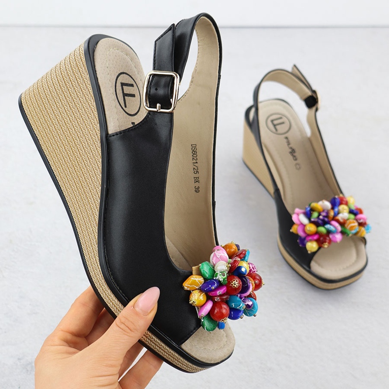 Sandálias de cunha de couro com contas coloridas preto filippo ds6021 1
