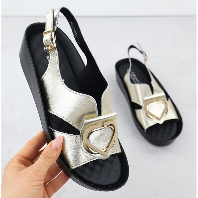 S.Barski Sandálias de couro feminino na Złote S. Barski KV51-031 cunhas dourado 1