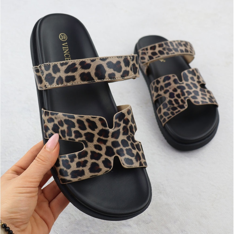 Flipers femininos em leopardo estampa bege Vinceza 17401 1