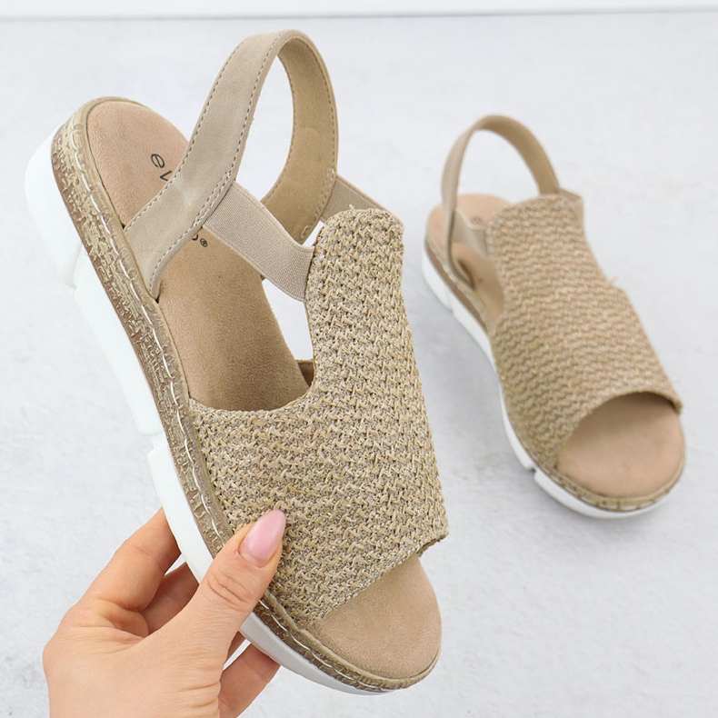 EVento Sandálias femininas em uma plataforma escorregada com bege 8828 bege 1 EVento Sandálias femininas em uma plataforma escorregada com bege 8828 bege 1