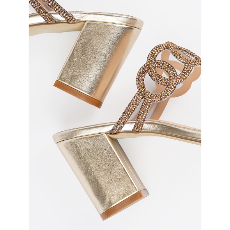 Chinelos dourados no post Sergio Leone 1