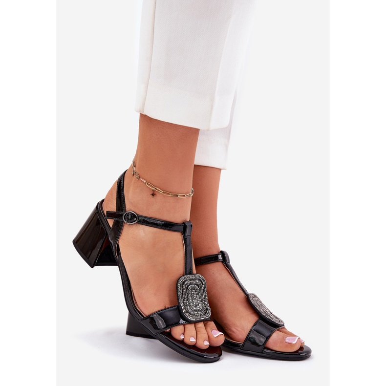 Vinceza Sandálias femininas lacadas em couro no poste com a decoração de Vincez 91134 Black preto 1