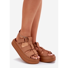 Inna Sandálias femininas na plataforma de camelo marrom 1